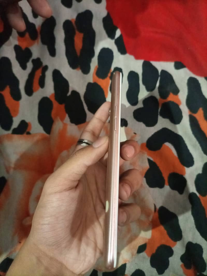 Oppo a83 with box and charger 3