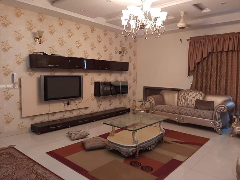 1 Kanal Bungalow For Sale In DHA Lahore 1