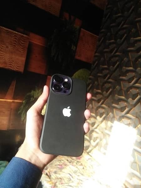 iPhone XR in to 14 pro   03040615614  WhatsApp 9