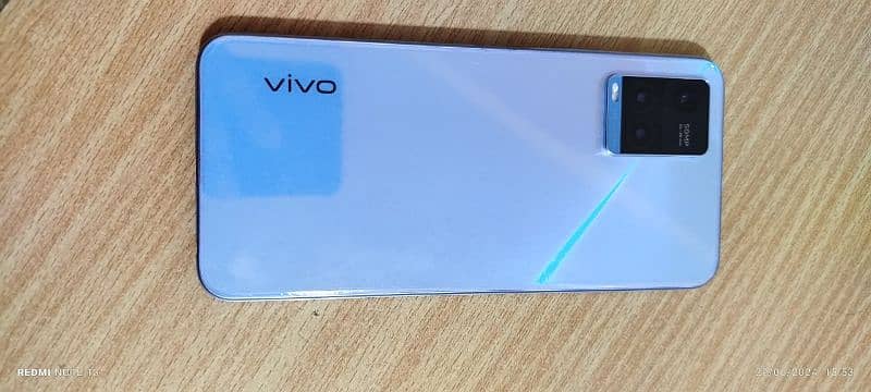 Vivo y33s Lush condition 100 ok with original box and charger 0