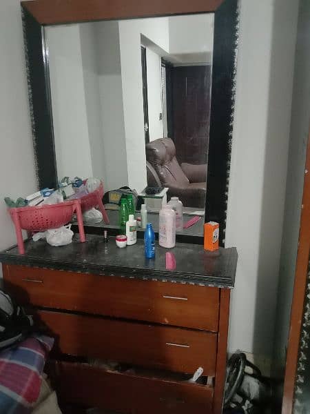 dressing table for sell 0