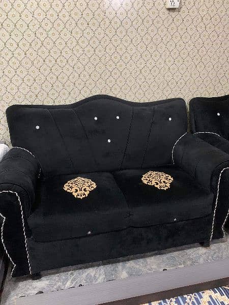 6 seaters sofa in black velvvet 1