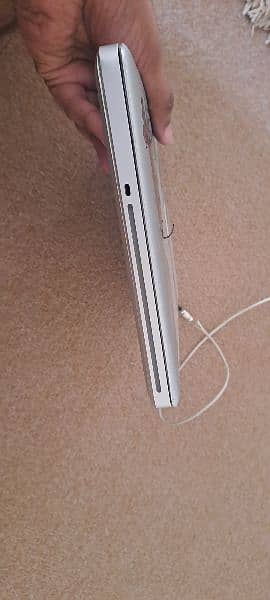 Apple Mac Book Pro 13 inch late 2011 7