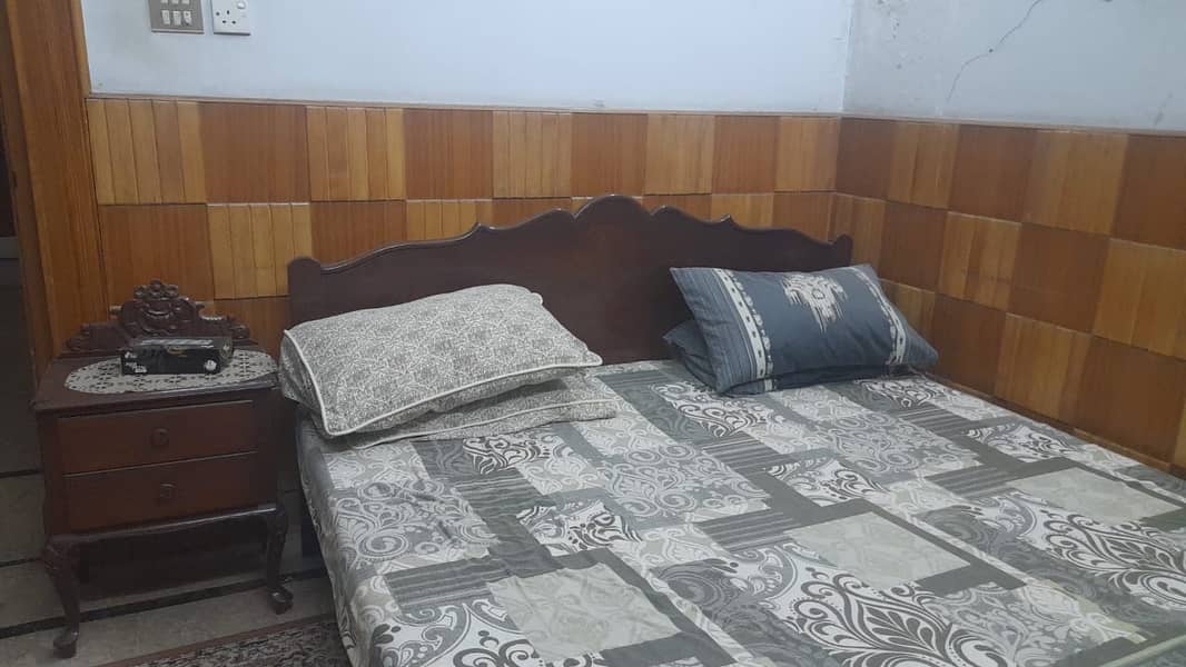 Solid Wood Bed with 2 Side Tables 0