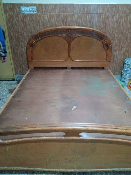 Queen size bed for sale 17
