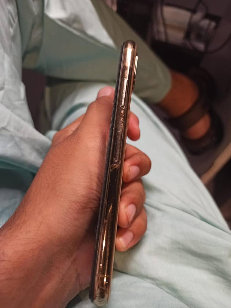 iphone XS / non pta / Xs for sell / factory unlocked 4