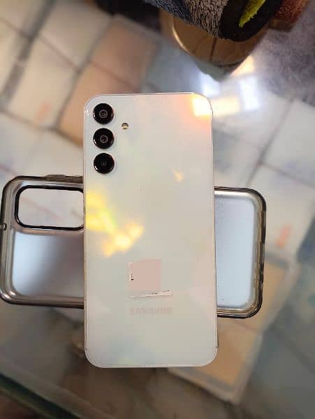 Samsung a15. . . 20 days used condition 10/10 8gb 256 memory white colour 4