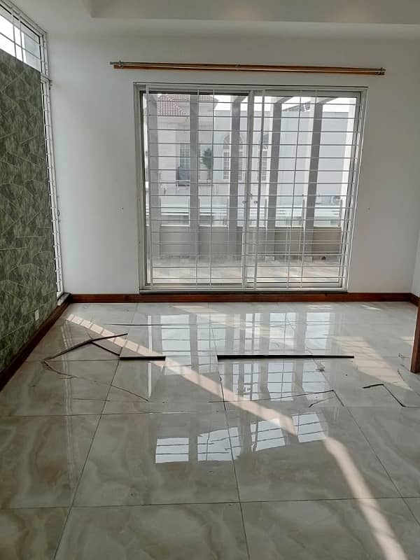 1 Kanal Upper Portion Available For Rent In DHA Phase 7 Lahore 7
