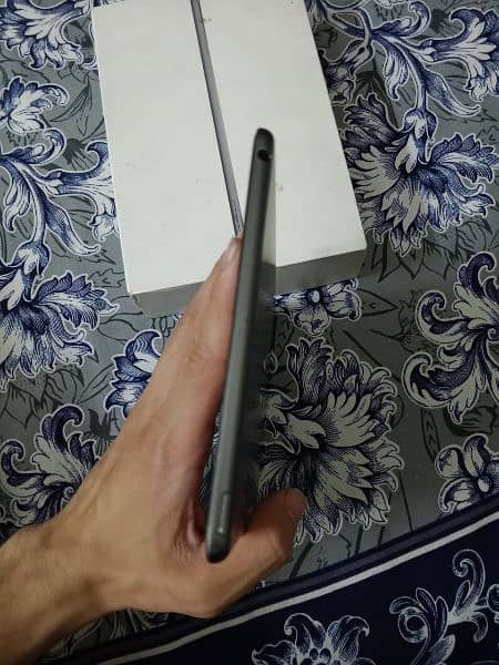 ipad mini 5 Tablet new condition urgent for sale 0
