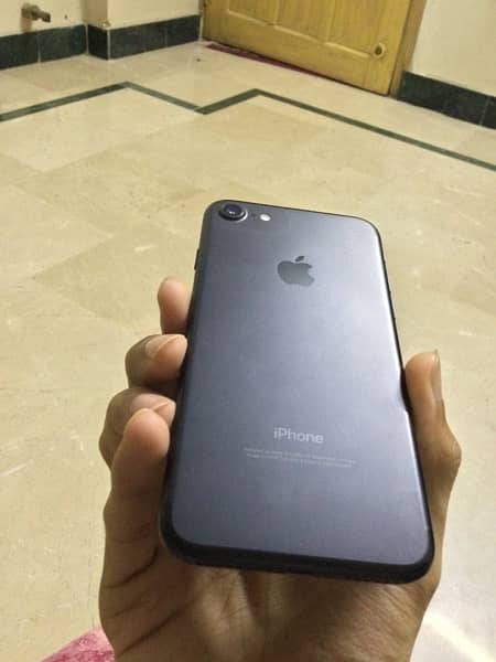 PTA approved Factory Unlocked Iphone 7 32 GB 2