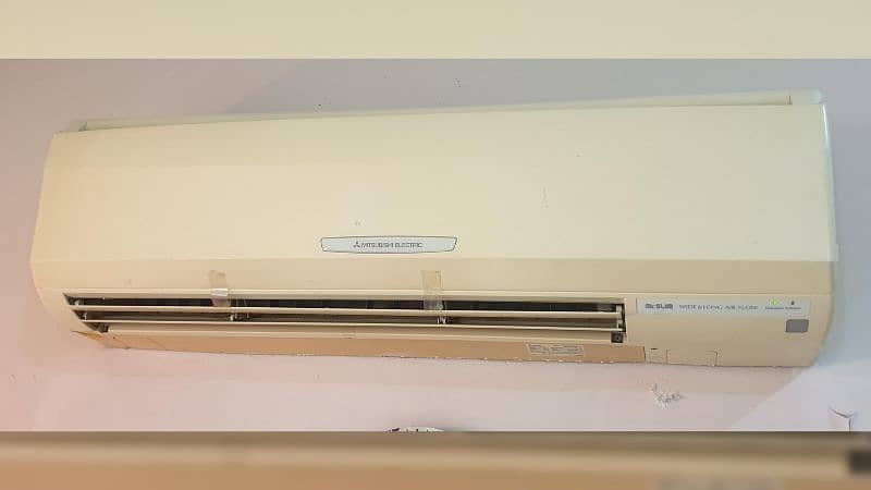 MITSUBISHI 1.5 TON NON-INVERTOR SPLIT AC MINIMAL USED 0