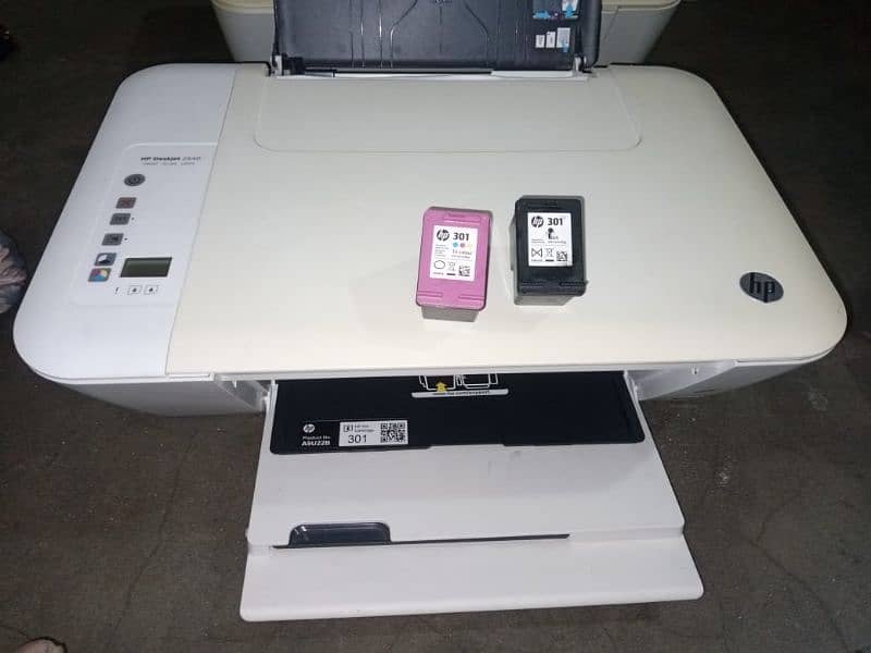 hp Deskjet 2540 wireless color and black printer all. ok no any fault 0