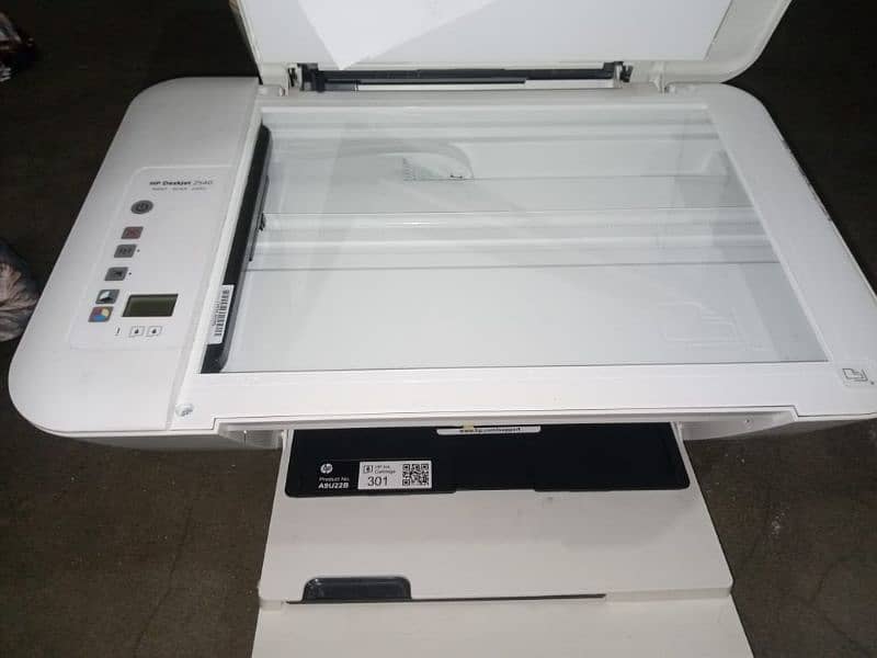 hp Deskjet 2540 wireless color and black printer all. ok no any fault 1