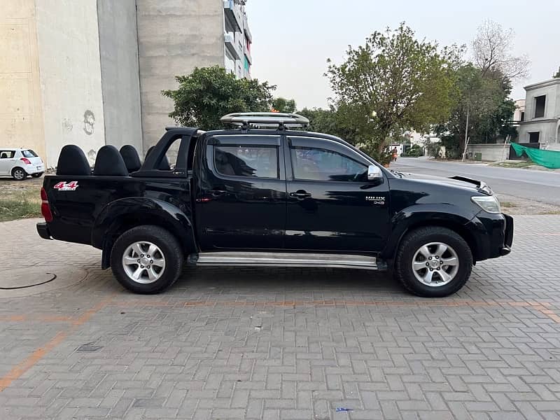 Toyota Hilux Vigo champ 4X4 Model 2015 4