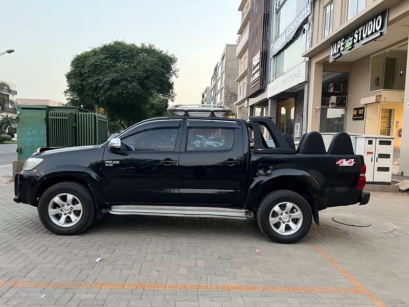 Toyota Hilux Vigo champ 4X4 Model 2015 6