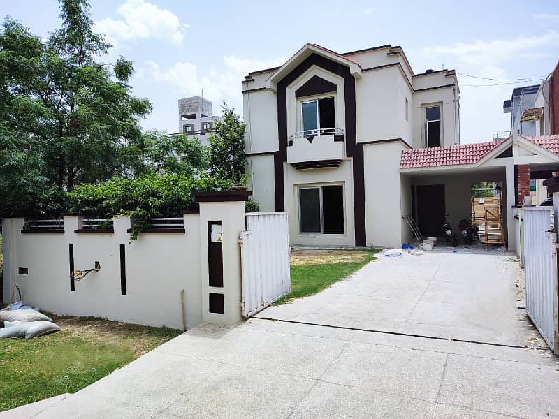 10 Marla Beautiful House For Rent in Lake City Sector M-7 Lahore 0