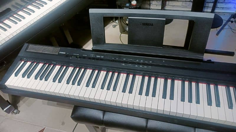 Yamaha p105 digital 88:keys piano with book stand xx stand & pedal 1