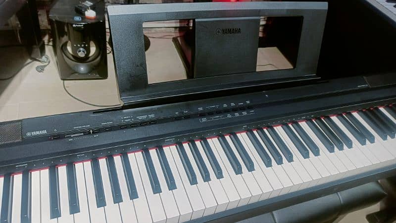 Yamaha p105 digital 88:keys piano with book stand xx stand & pedal 4