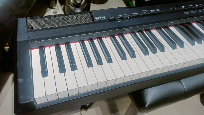 Yamaha p105 digital 88:keys piano with book stand xx stand & pedal 8