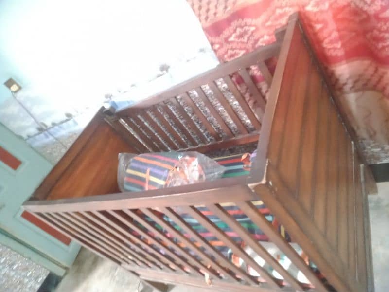 A babycot for sale 0