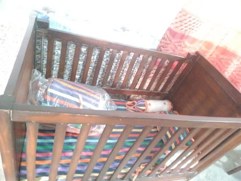 A babycot for sale 3