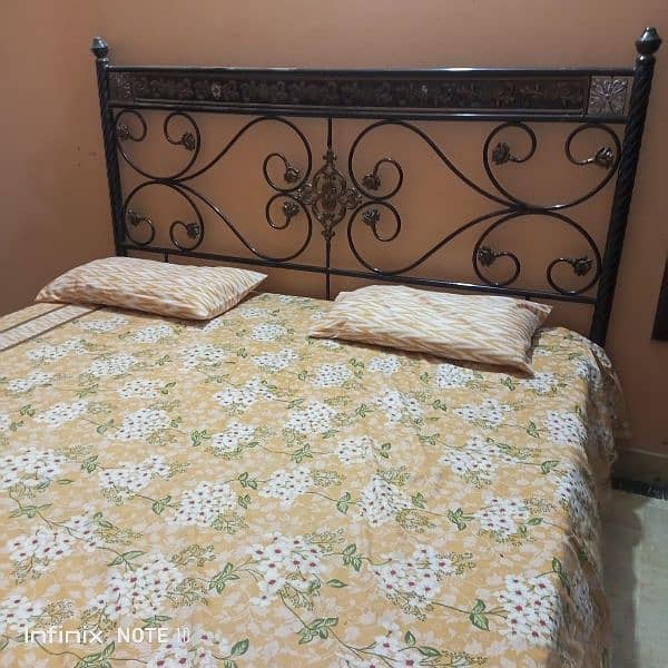 3 PIECE BEDROOM SET ( BED, DEVIDER, CUBOARD) 0