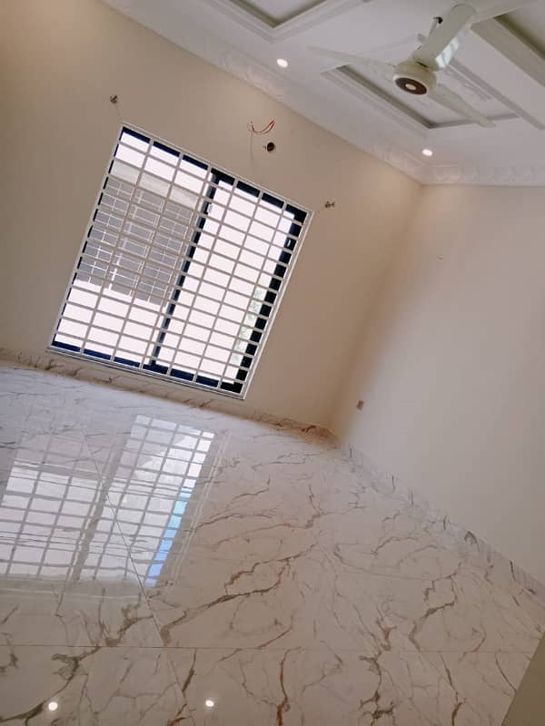 10 MARLA BRAND NEW UPPER PORTION AVAILEBAL FOR RENT IN BAHRIA TOWN LAHORE 11