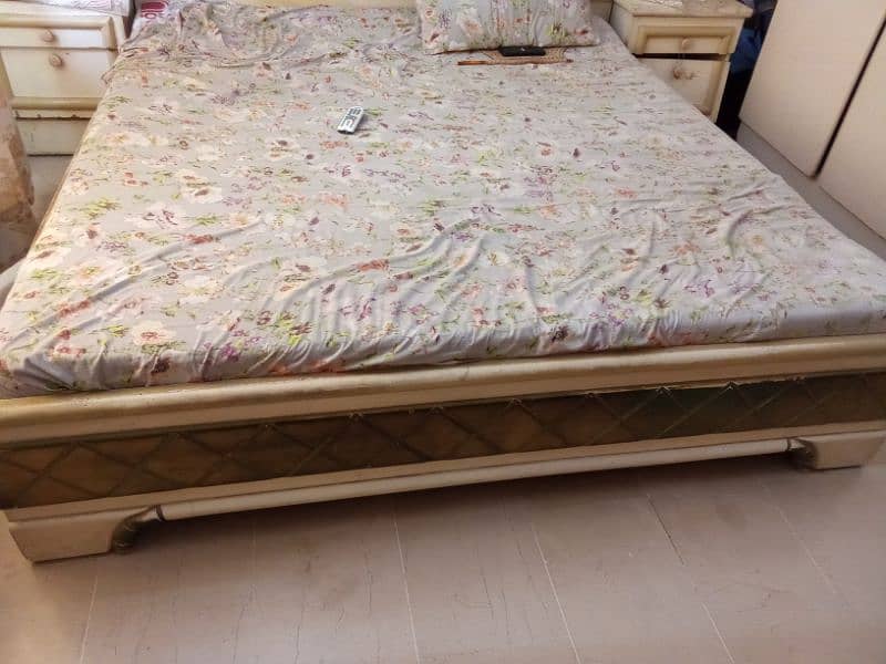 Master Bed Set  with 3 Door Cupboard 4