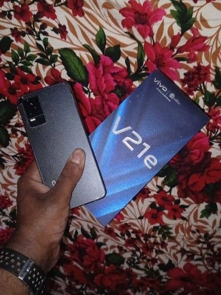 Vivo v21e for sale WhatsApp 0304 6886089 0