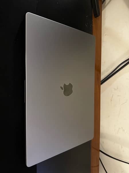 macbook pro 16 inch M1 pro 0