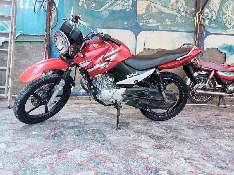 Yamaha YBR G 2017 12