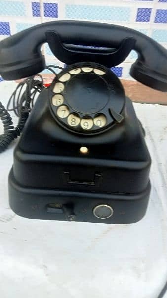 vintage telephone set 1