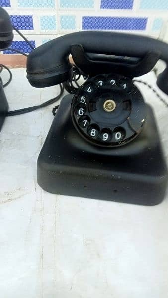 vintage telephone set 9