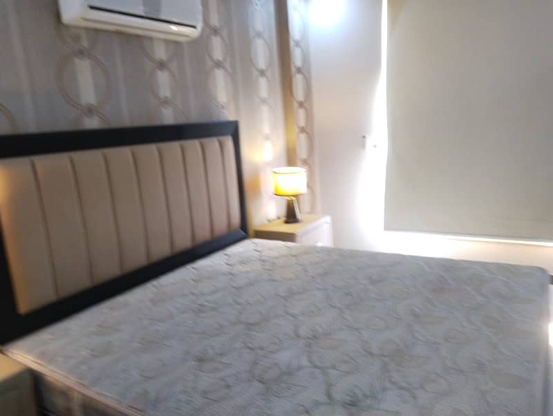One bedroom VIP apartment for rent for short stay in bahria town 3