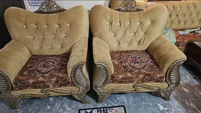 5 seater Sofa Set and With Table 0