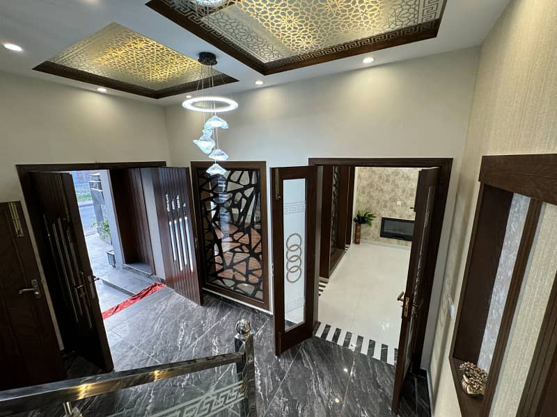10 Marla Brand New House for sale in Hussain Block Bahria town Lahore 24