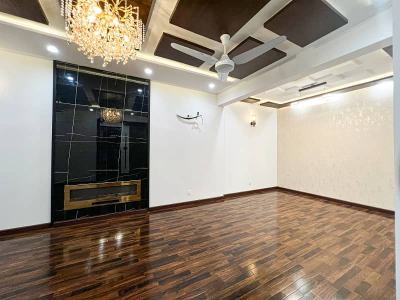 Most Luxurious Design 10 Marla House With Full Basement Available For Sale In DHA Phase-6 7