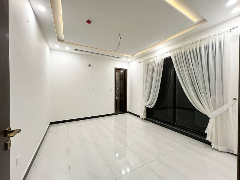 Most Luxurious Design 10 Marla House With Full Basement Available For Sale In DHA Phase-6 30