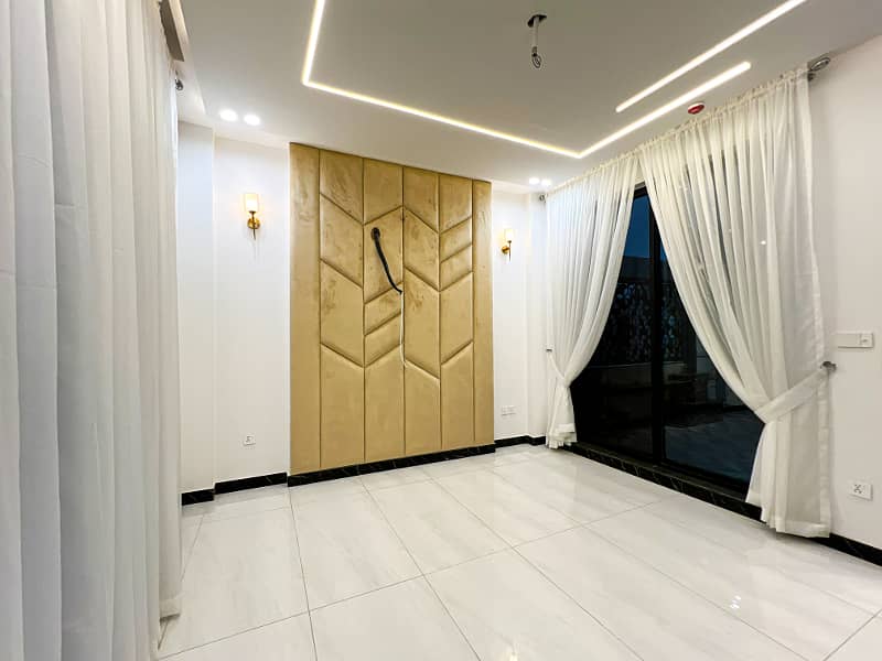 Most Luxurious Design 10 Marla House With Full Basement Available For Sale In DHA Phase-6 35