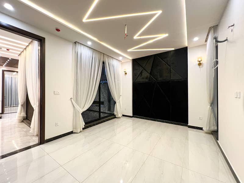 Most Luxurious Design 10 Marla House With Full Basement Available For Sale In DHA Phase-6 45