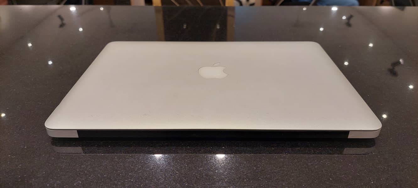 Macbook Air 2017 Core i7 13.3-inch 8gb 256gb ssd Neat Condition 2