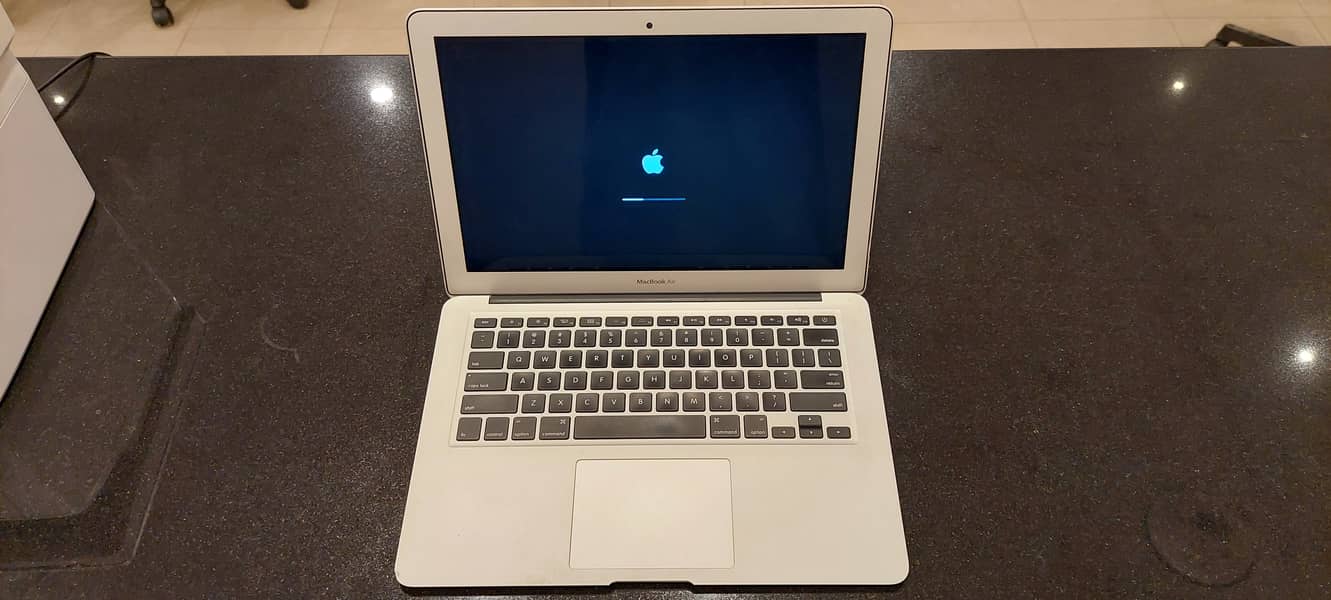 Macbook Air 2017 Core i7 13.3-inch 8gb 256gb ssd Neat Condition 4