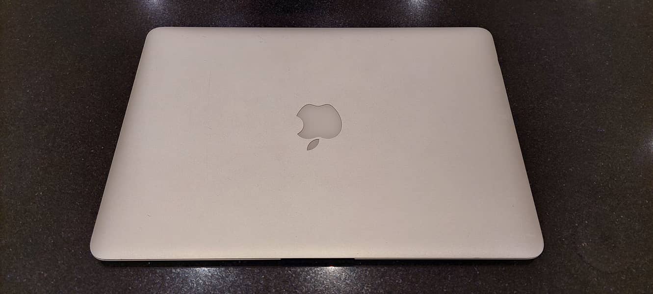Macbook Air 2017 Core i7 13.3-inch 8gb 256gb ssd Neat Condition 5