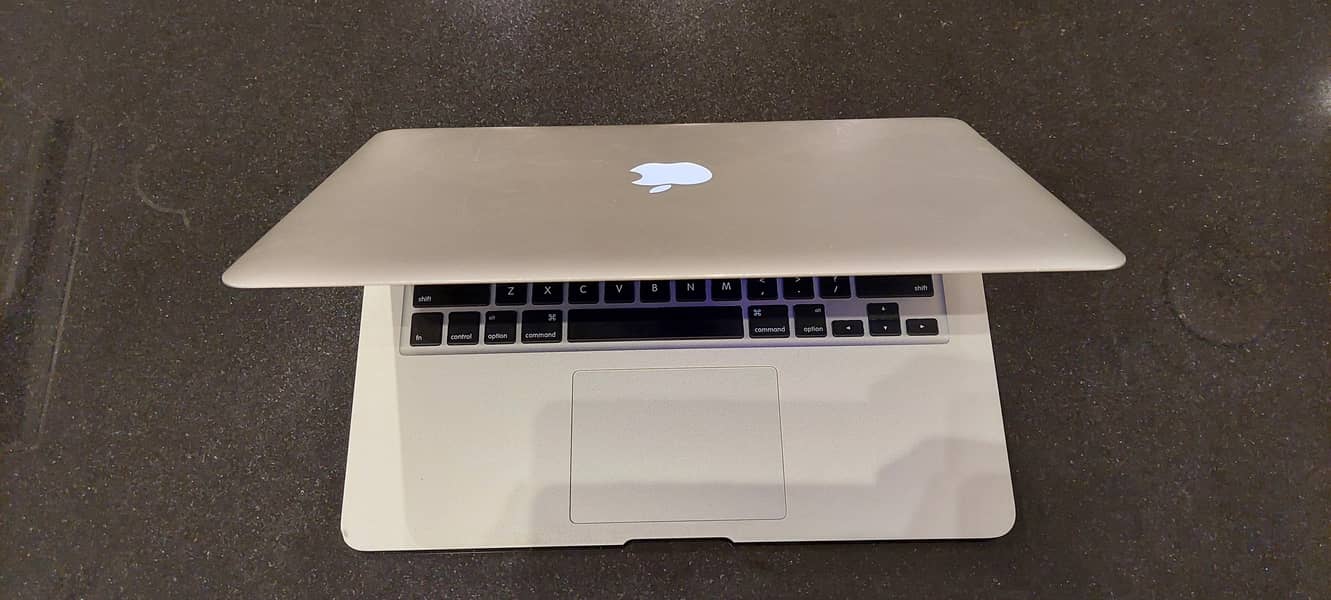 Macbook Air 2017 Core i7 13.3-inch 8gb 256gb ssd Neat Condition 11