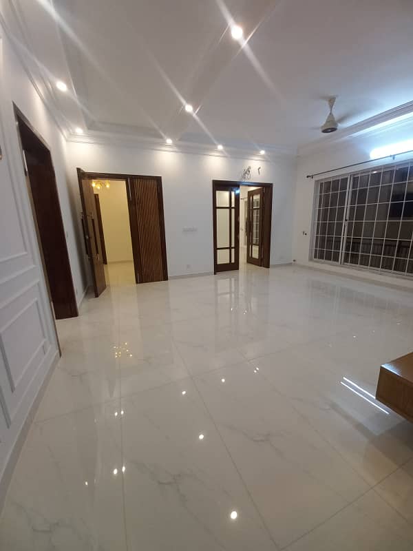 1 Kanal Brand New Upper Portion Available Of Rent 0