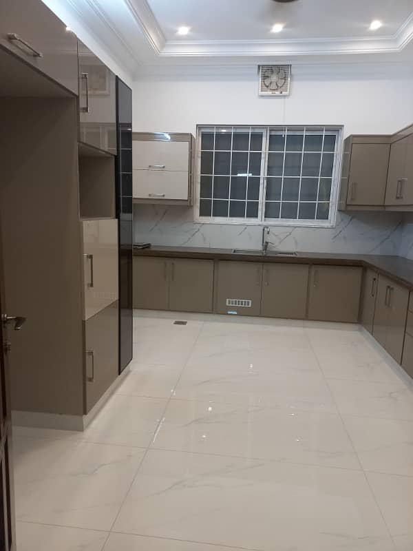 1 Kanal Brand New Upper Portion Available Of Rent 9