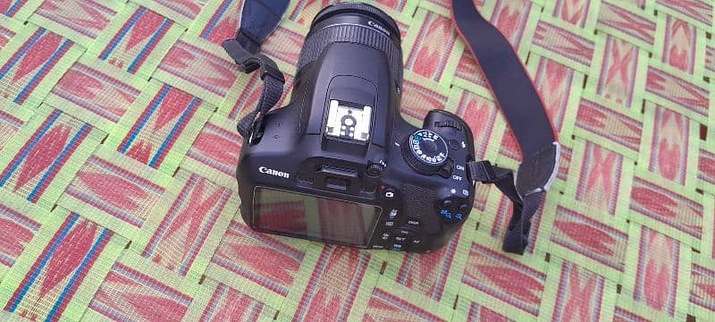 Canon 1200D 0