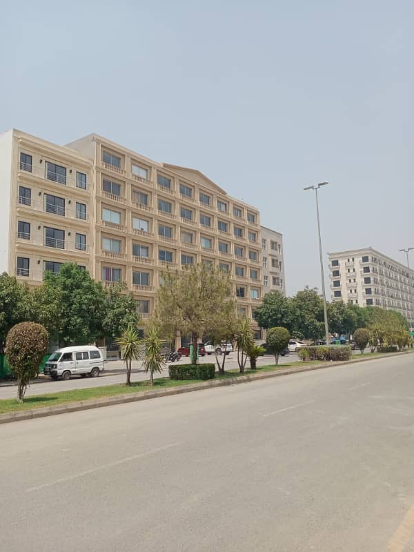 4 Marla commercial Plot Ready to Possession in D Block Bahria orchared Lahore 1