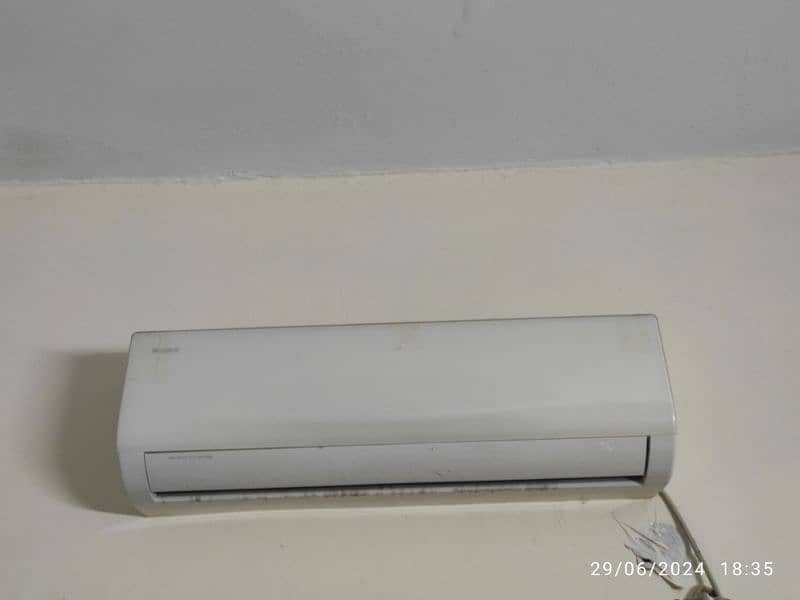 Single handed used GREE AC for sale 0