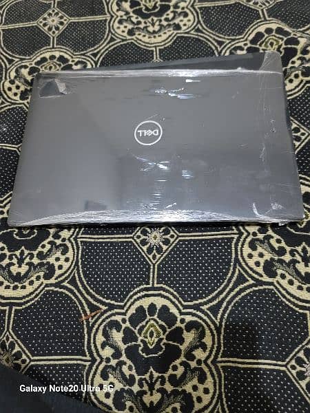 Dell 7390.8GB DDR4.256GB NVme 0